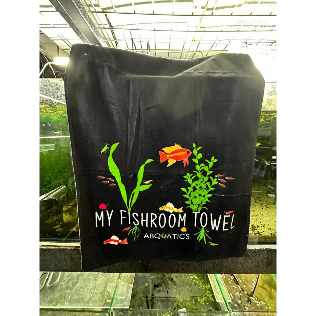 Black fishroom towel.